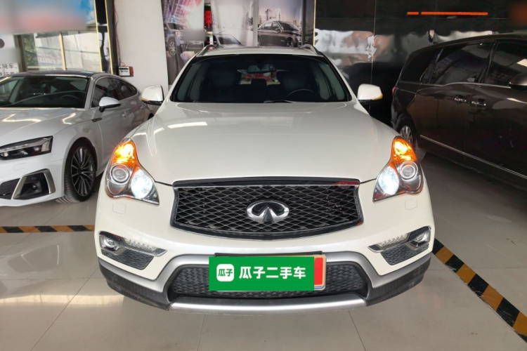 英菲尼迪QX50 2015款 2.5L 悦享版车身外观2