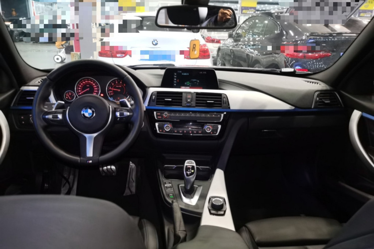 宝马3系 2018款 320i M运动套装中控内饰12