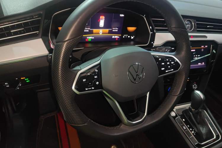 大众 迈腾 2023款 200万辆纪念版 280TSI DSG舒适型中控内饰13