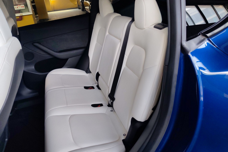 特斯拉 Model Y 2021款 长续航全轮驱动版中控内饰21