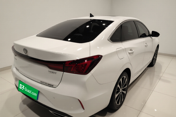 长安 逸动 2022款 PLUS 蓝鲸NE 1.4T GDI DCT旗舰版车身外观7