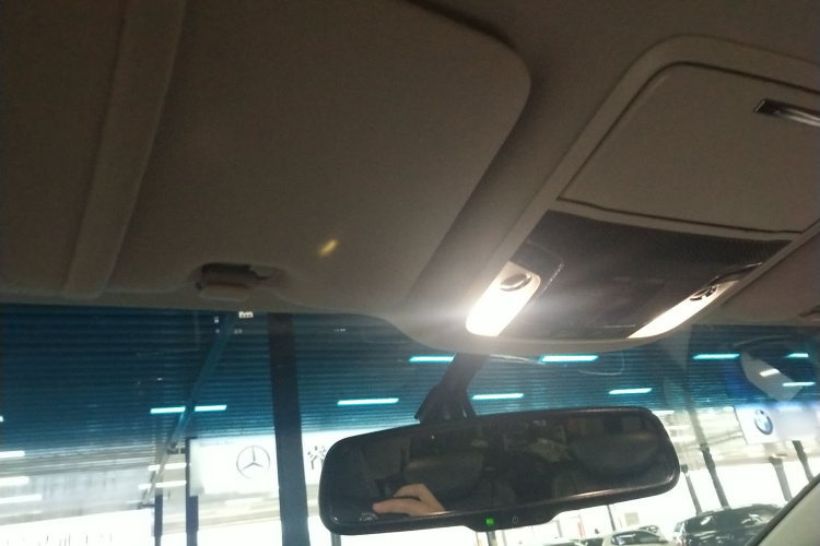 本田 艾力绅 2016款 2.4L 豪华版中控内饰22