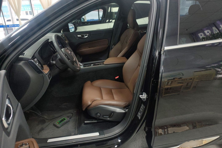 沃尔沃XC60 2024款 B5 四驱智远豪华版中控内饰19