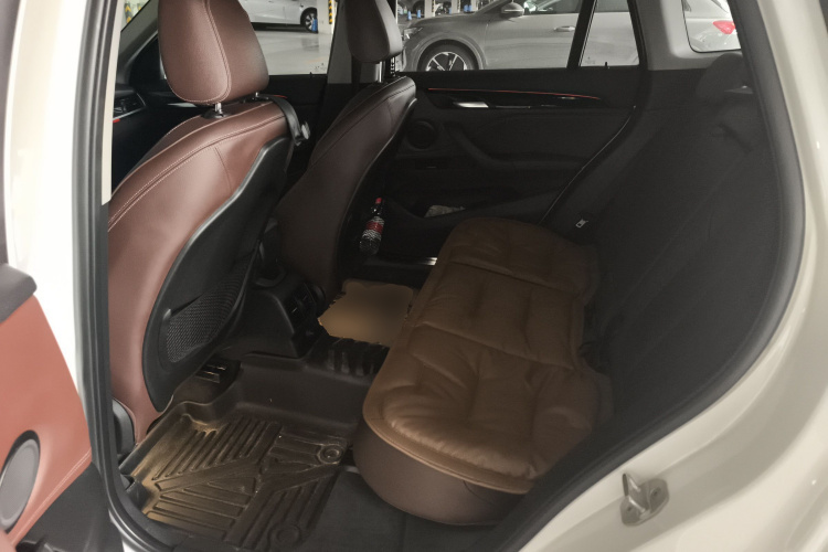 宝马X1 2018款 sDrive18Li 尊享型中控内饰21