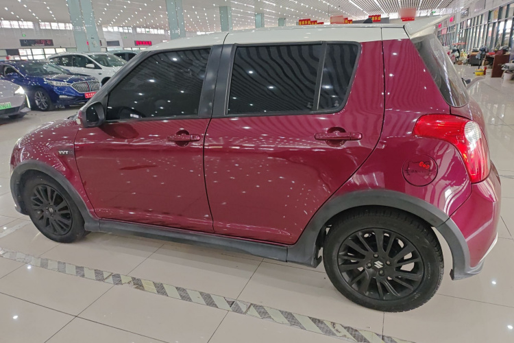 铃木 雨燕 2013款 1.5L 自动20周年限量版车身外观4