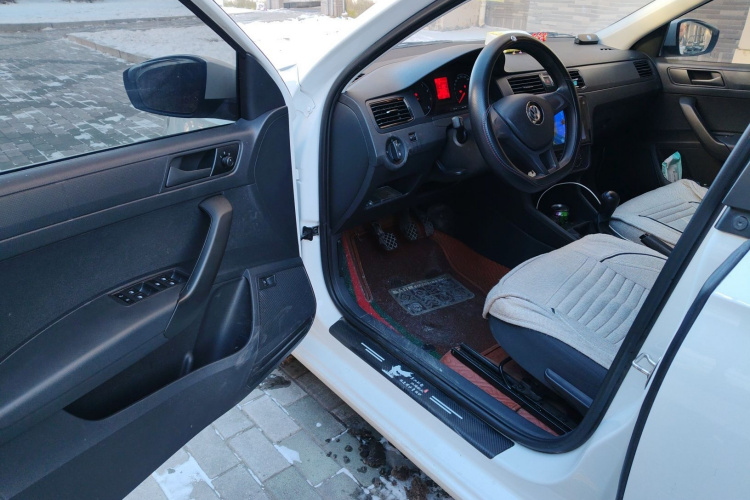 大众 桑塔纳 2021款 1.5L 手动风尚版中控内饰20