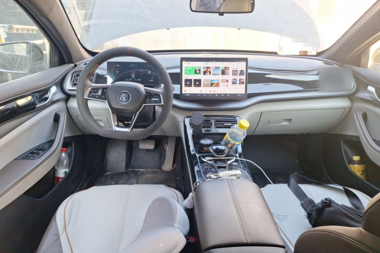 比亚迪 秦PLUS 2023款  冠军版 DM-i 120KM超越型中控内饰7002