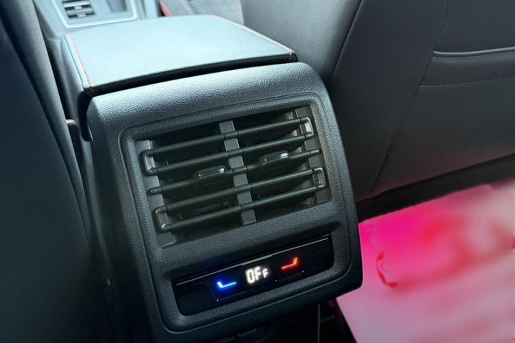 大众 高尔夫GTI 2021款 380TSI DSG GTI中控内饰7013