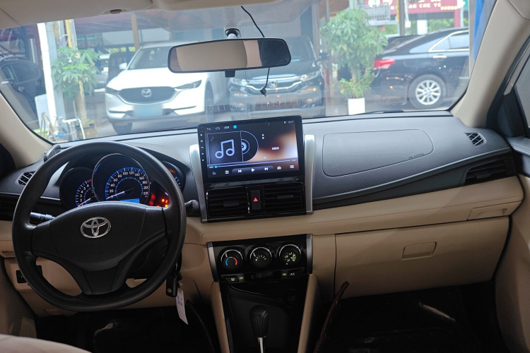 丰田 威驰 2014款 1.5L 自动智臻版中控内饰7002