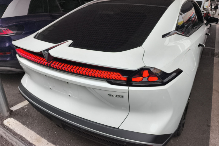 深蓝汽车 深蓝SL03 2023款 200Max增程版车身外观7