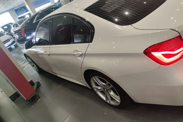 宝马3系 2019款 320i M运动套装车身外观6003