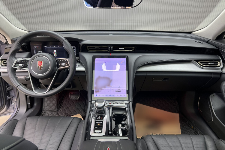 红旗H5 2023款 2.0T 自动智联旗享版中控内饰7001