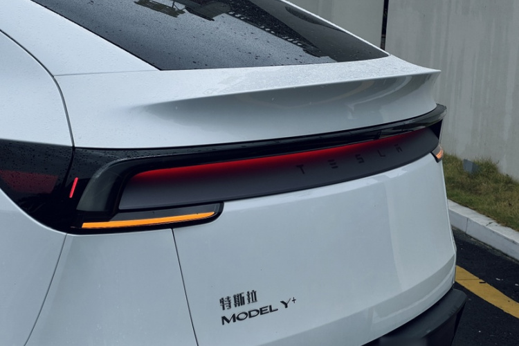 特斯拉 Model Y 2025款 改款 长续航全轮驱动版车身外观6002