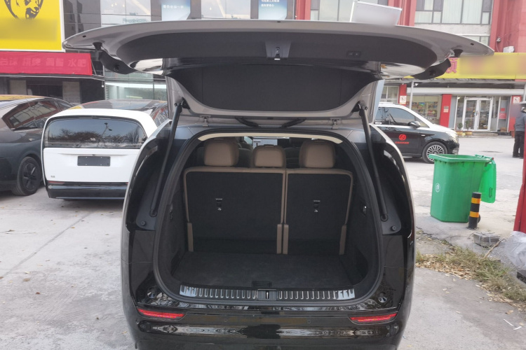 理想汽车 理想MEGA 2025款 Home 家庭特别版局部细节23