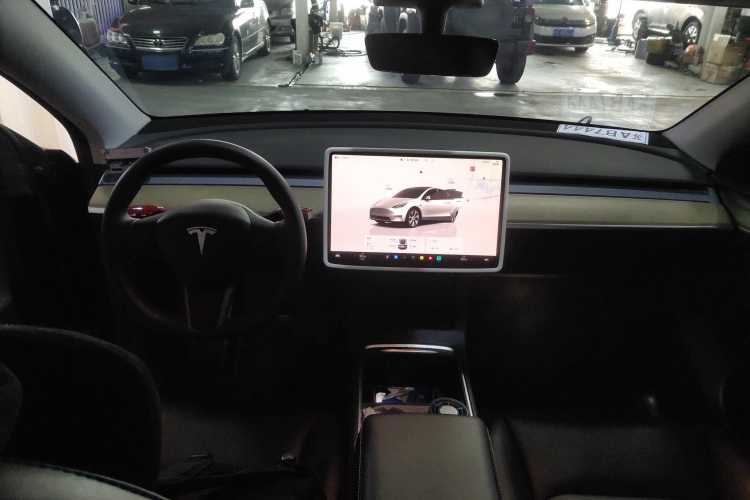 特斯拉 Model Y 2022款 改款 后轮驱动版中控内饰12