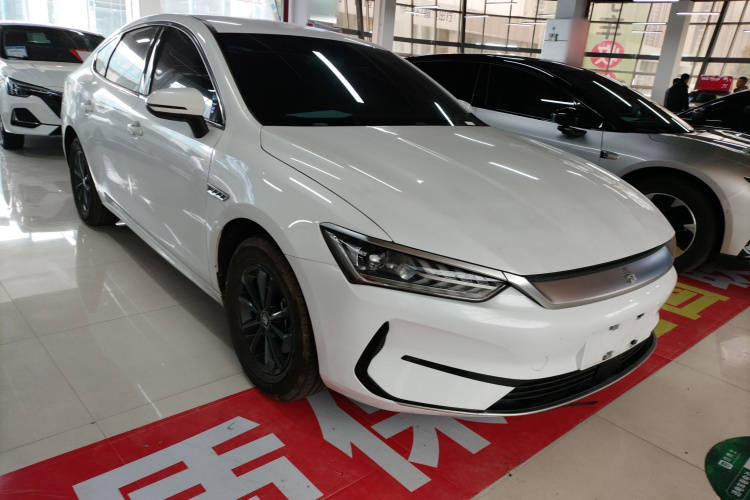 比亚迪 秦PLUS 2025款 EV 510KM 标准版车身外观3