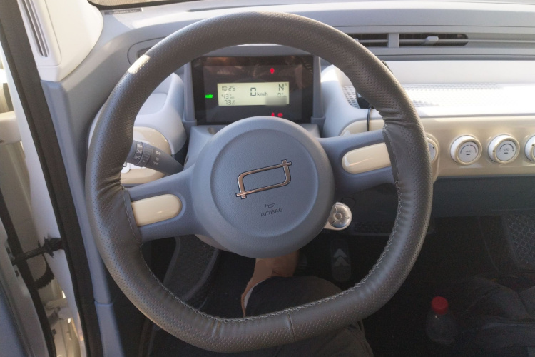 奔腾小马 2024款 170km 元气马中控内饰13