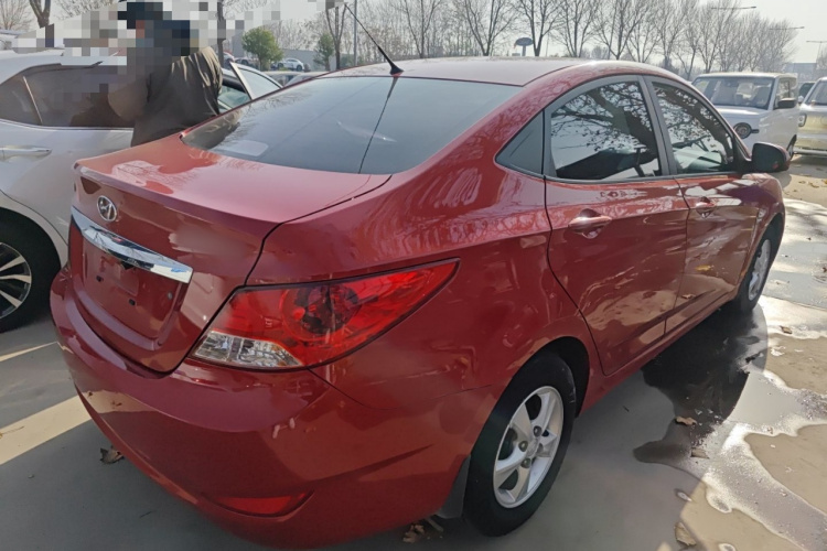 现代 瑞纳 2010款 三厢 1.4L 自动时尚型GT车身外观6005