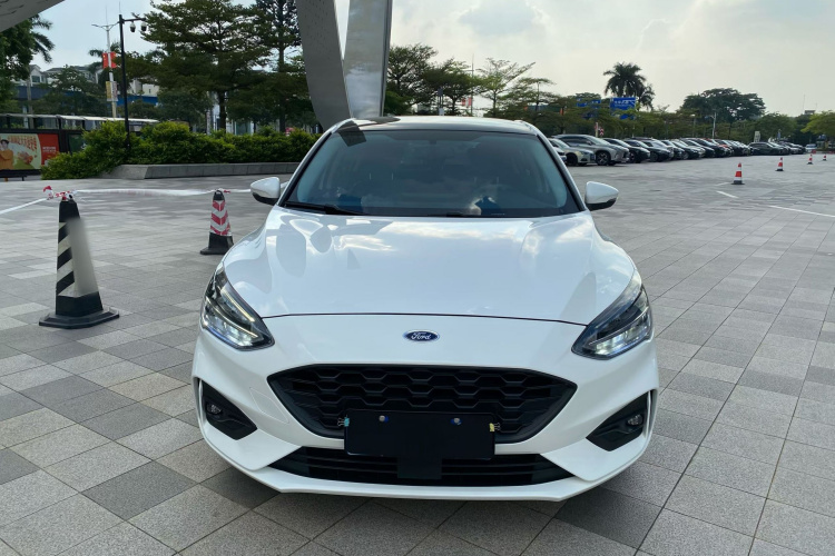 福特 福克斯 2021款 两厢 EcoBoost 180 自动锋潮型车身外观6006