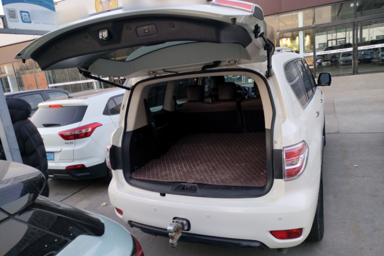 日产 途乐（平行进口） 机舱底盘23