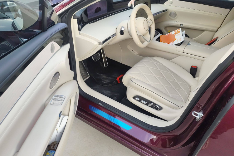 鸿蒙智行 享界S9 2025款 增程 Max+中控内饰7003