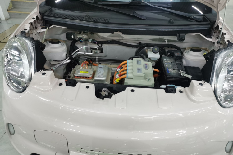 凌宝汽车 凌宝BOX 2022款 蔡文姬Pro版机舱底盘24