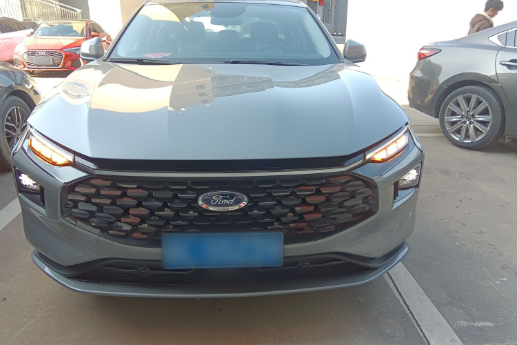 福特 蒙迪欧 2022款 改款 EcoBoost 245 时尚型车身外观2