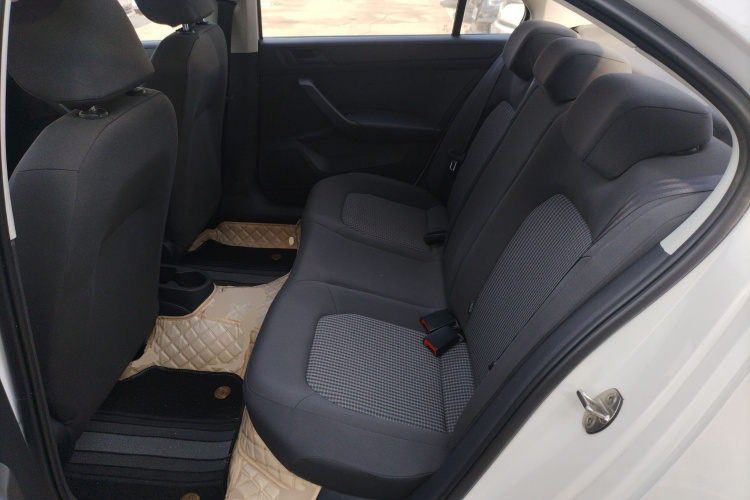 大众 桑塔纳 2021款 1.5L 自动风尚版中控内饰21