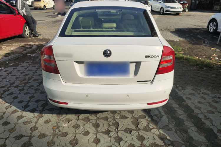 斯柯达 明锐 2015款 经典款 1.6L 自动逸杰版车身外观6