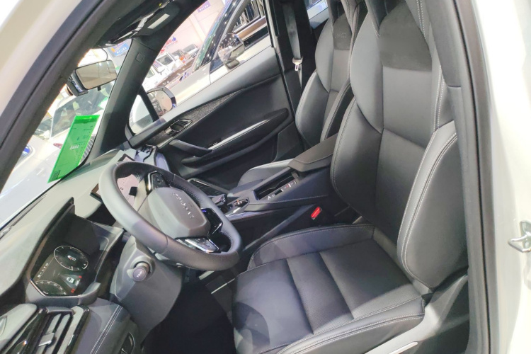 领克06 2023款 Remix 1.5T 劲Pro中控内饰19