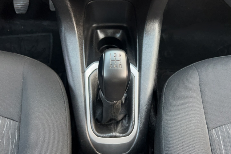 雪铁龙 爱丽舍 2016款 1.6L 手动时尚型局部细节18