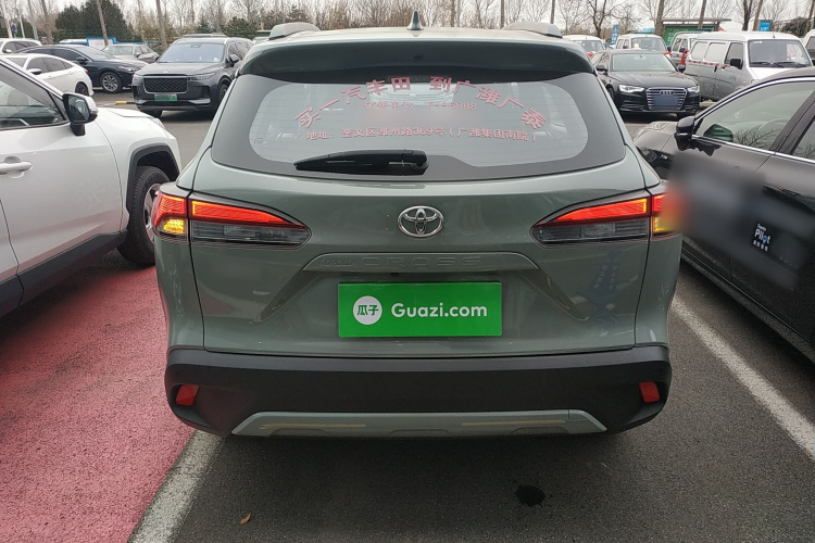 丰田 卡罗拉锐放 2022款 2.0L 旗舰版车身外观6