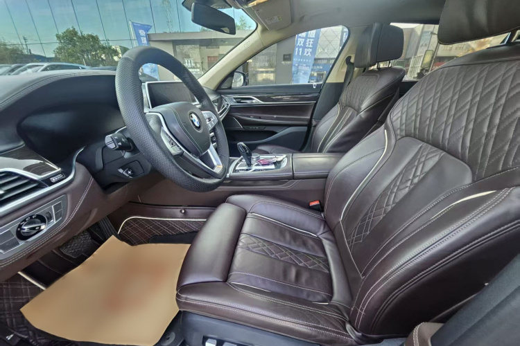 宝马7系 2019款 改款 730Li 豪华套装中控内饰7001