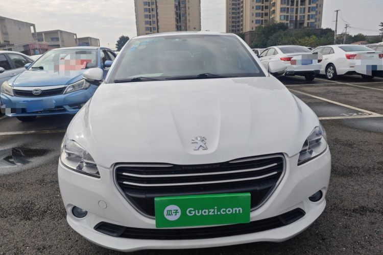 标致301 2014款 1.6L 自动舒适版车身外观2