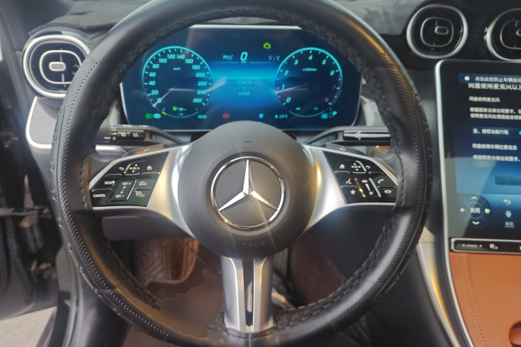 奔驰GLC 2023款 改款 GLC 260 L 4MATIC 动感型 5座局部细节13