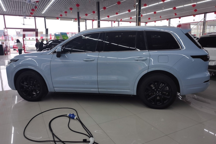 理想汽车 理想ONE 2020款 增程6座版车身外观4