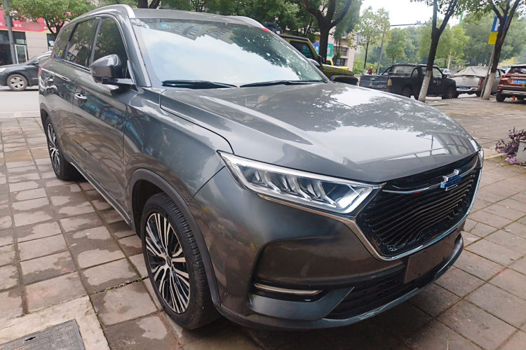 长安欧尚X7 2020款 1.5T 自动尊享型车身外观3