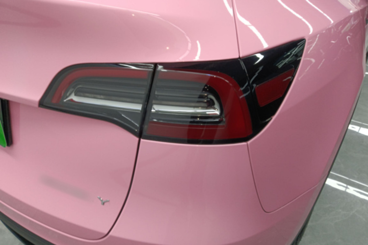 特斯拉 Model Y 2024款 后轮驱动版车身外观9