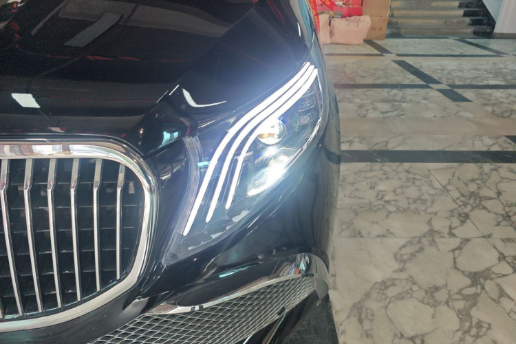 奔驰 威霆 2023款 2.0T 精英版 7座局部细节36