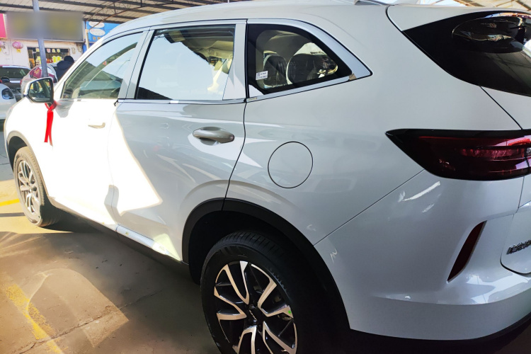 哈弗H6 2024款 1.5T 两驱经典版车身外观4