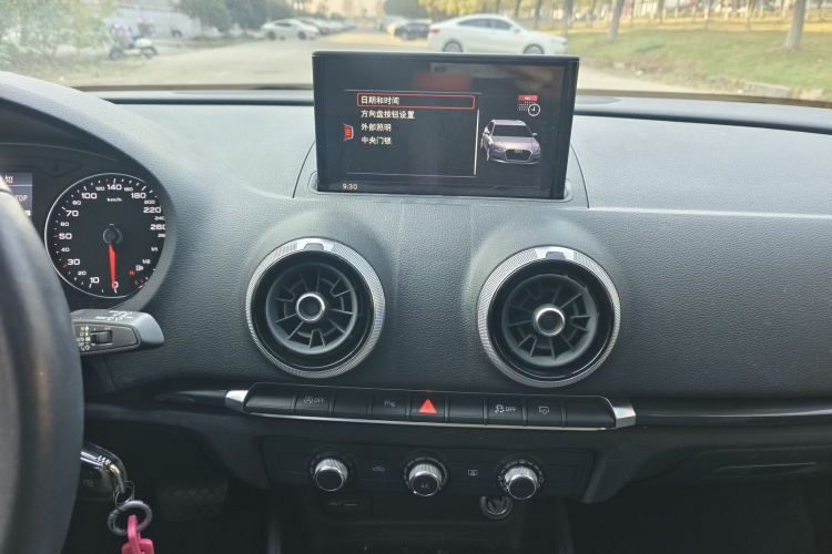 奥迪A3 2020款 Sportback 35 TFSI 时尚型 国VI中控内饰7007