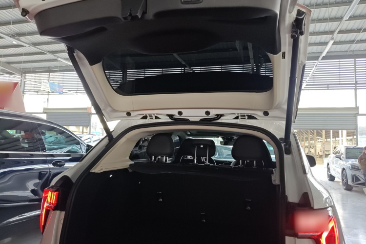 领克01 2019款 2.0T 两驱型Pro版 国VI机舱底盘23