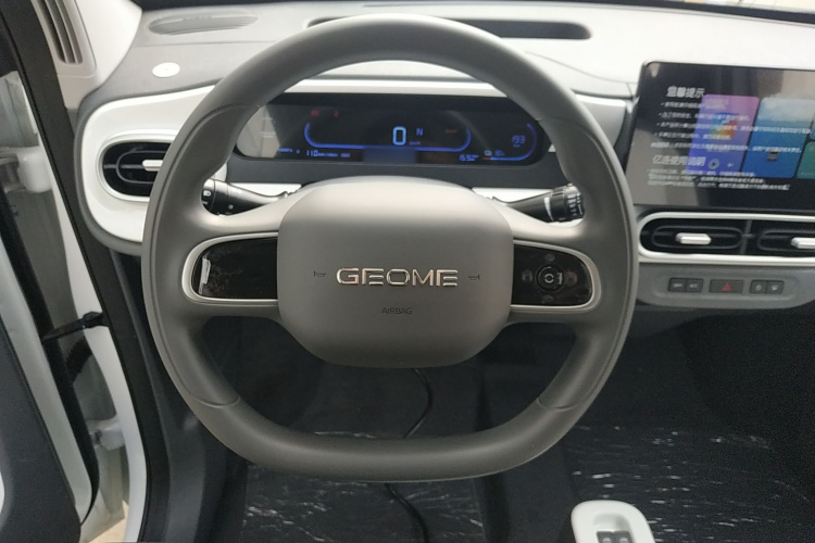 吉利银河 熊猫 2025款 210km 元气熊中控内饰13