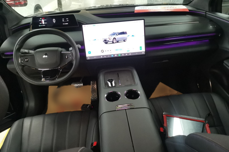 昊铂HL 2025款 700 Ultra六座四驱激光雷达版中控内饰7002