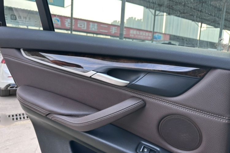 宝马X5(进口) 2014款 xDrive35i 典雅型中控内饰7006