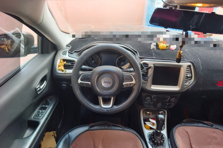 Jeep 指南者 2017款 200T 自动家享版中控内饰13