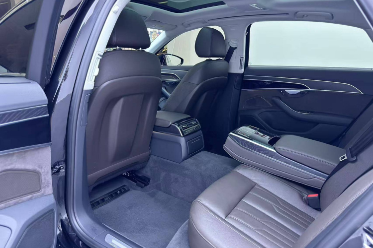奥迪A8 2018款 A8L 55 TFSI quattro投放版精英型中控内饰7006
