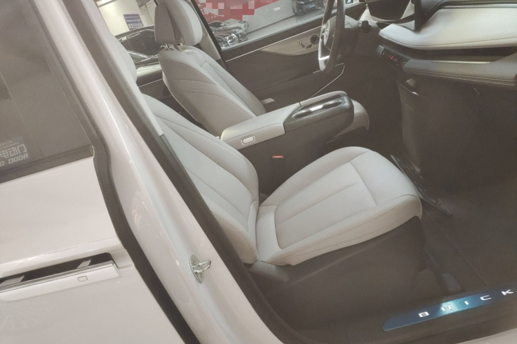 别克GL8 2025款 陆尊 智享版局部细节41