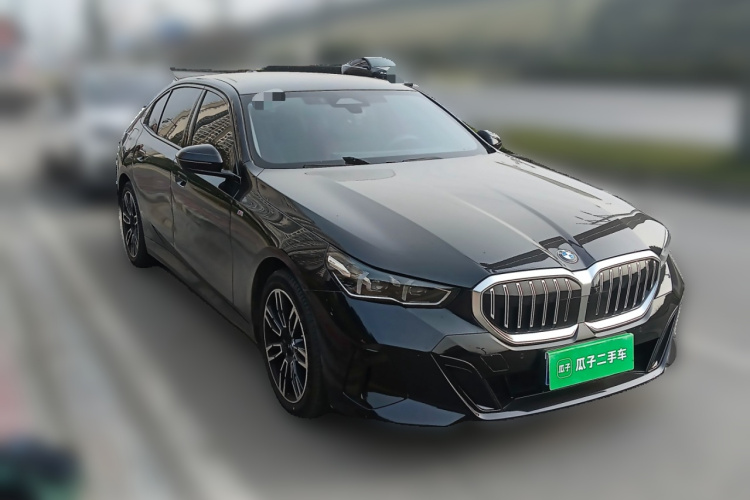 宝马5系 2024款 530Li 领先型 M运动套装车身外观6002