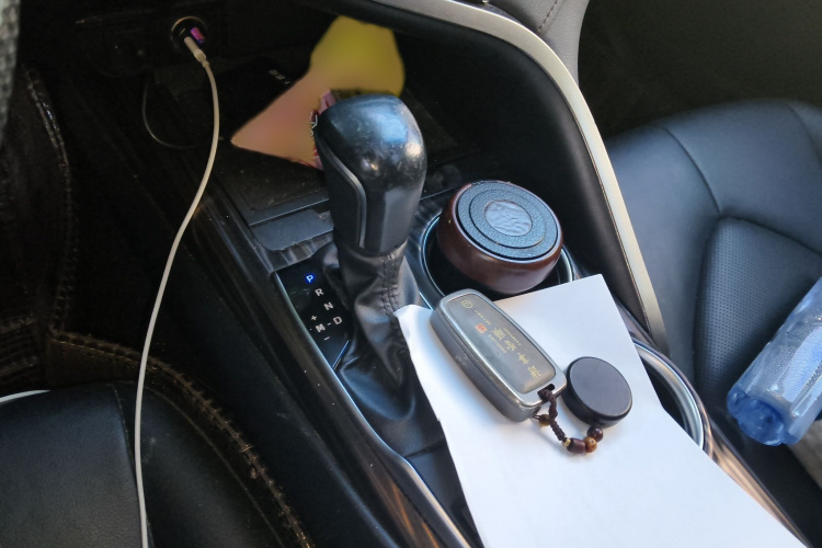 丰田 凯美瑞 2019款 改款 2.0G 豪华版局部细节18